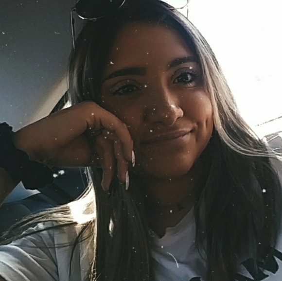 anissa_17